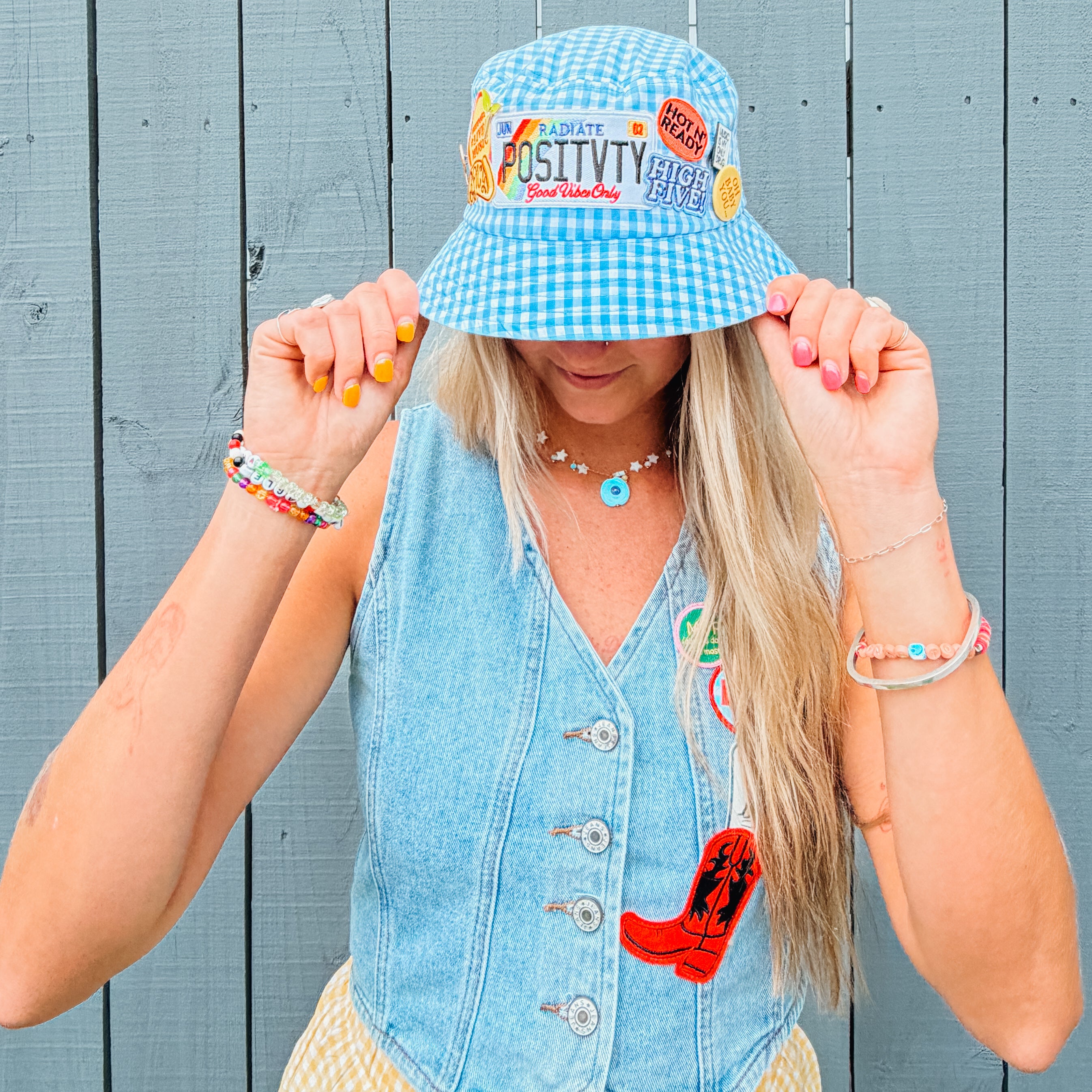 GOOD VIBES ONLY BUCKET HAT